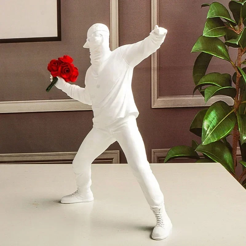 Statue Banksy Lanceur de Fleurs