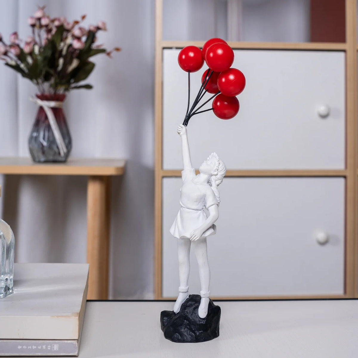 Statue Fille au Ballon inspirée de Banksy, idée cadeau street art