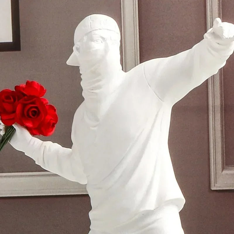 Statue Banksy Lanceur de Fleurs