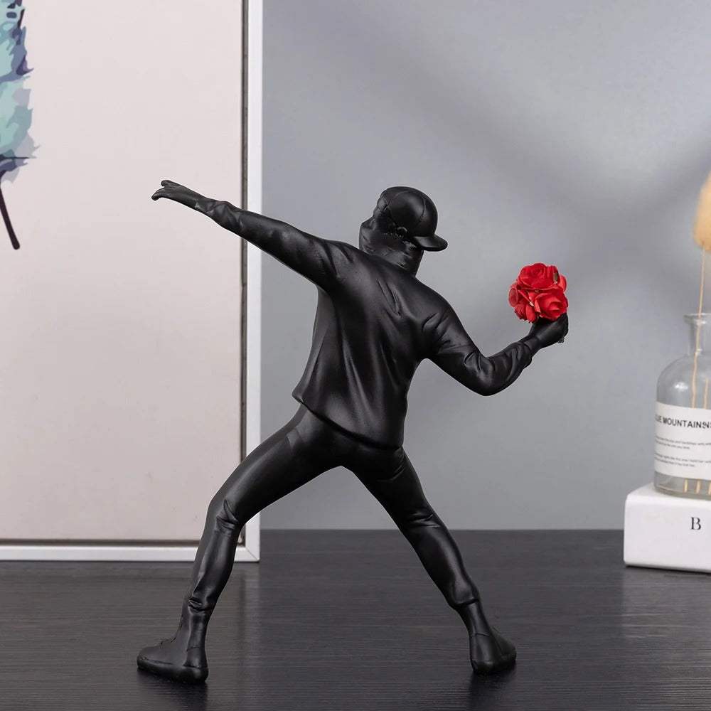Statue Banksy Lanceur de Fleurs